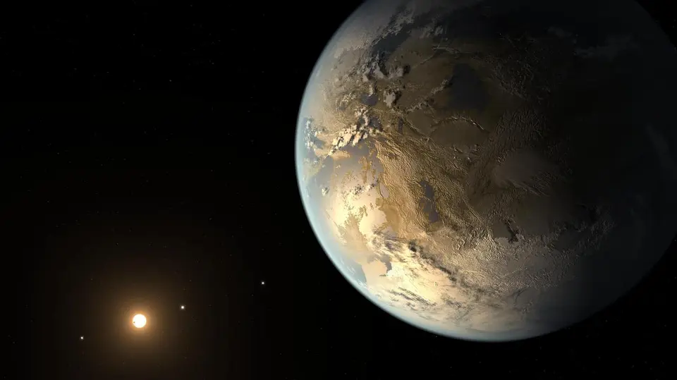 Ilustração de um exoplaneta rochoso com oceanos e nuvens orbitando uma estrela distante