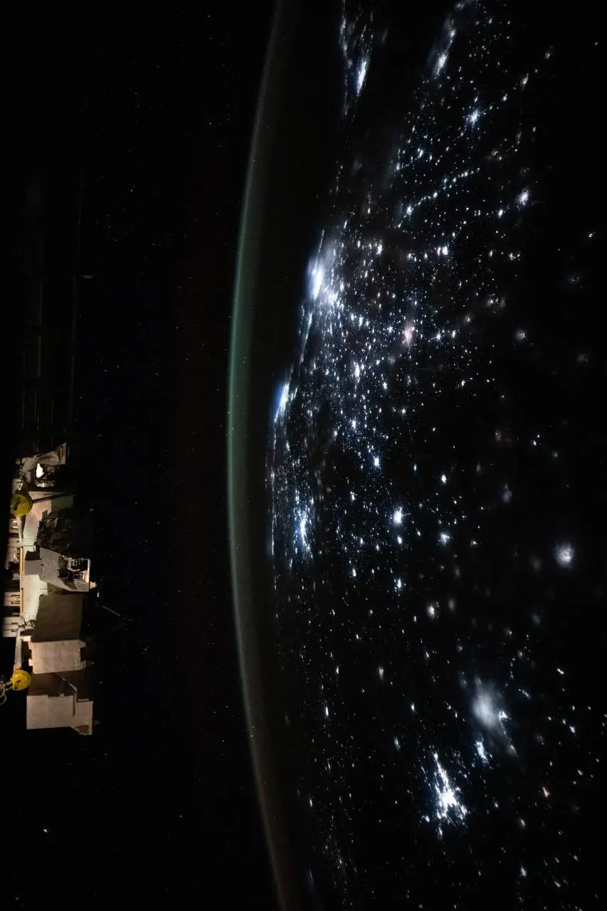 Luzes das cidades brasileiras vistas à noite da Estação Espacial Internacional